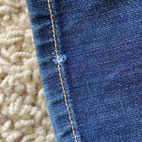 Lucky Brand 4 / 27 Regular dark denim jeans. Lola Skinny. Super flattering. - Picture 5 of 5